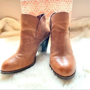 Gianni Bini Leather Ankle Heeled Boot size 11